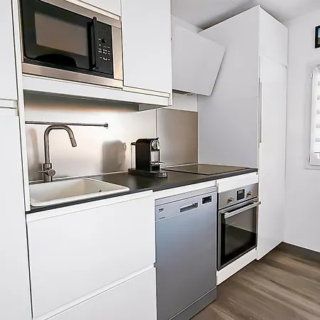 Piscine, Plage, Terrasse & Sport 5 Pers Clim Apartment